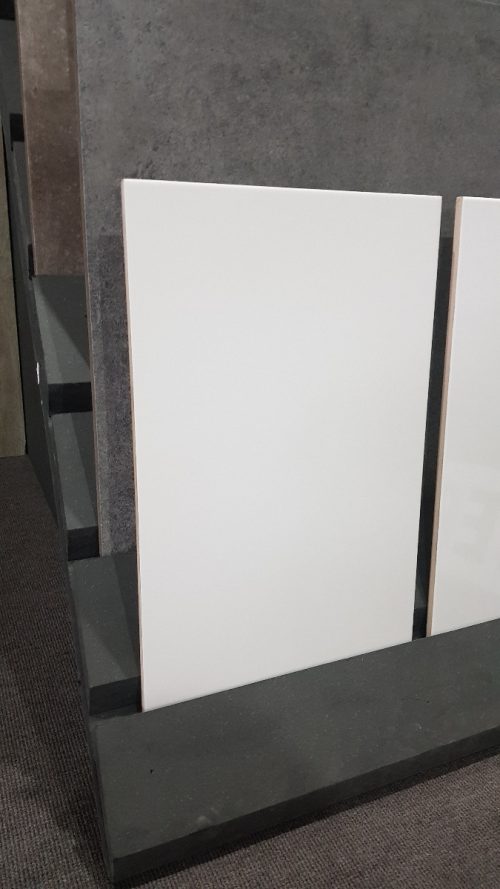 Wandtegel mat wit 25x40